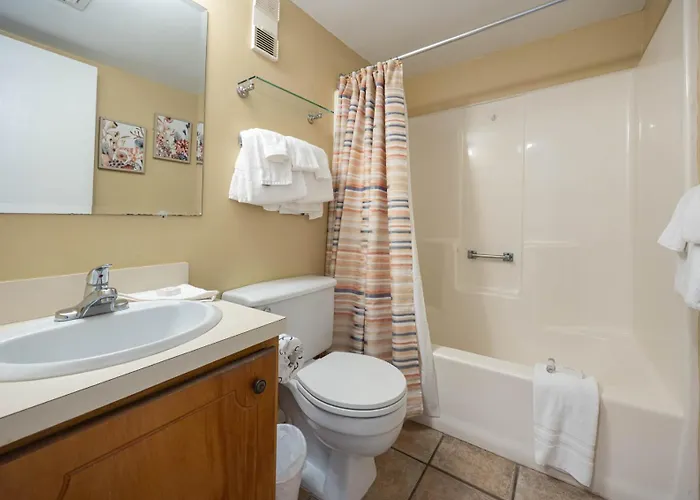 Apartment Island Winds East 206